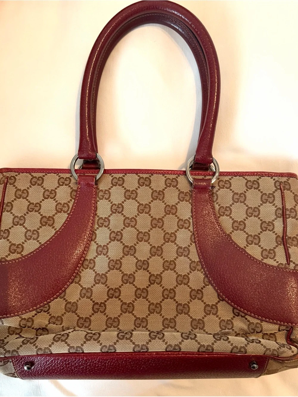 Gucci Beige GG Canvas Shoulder Bag with Burgundy Leather Trim Authentic